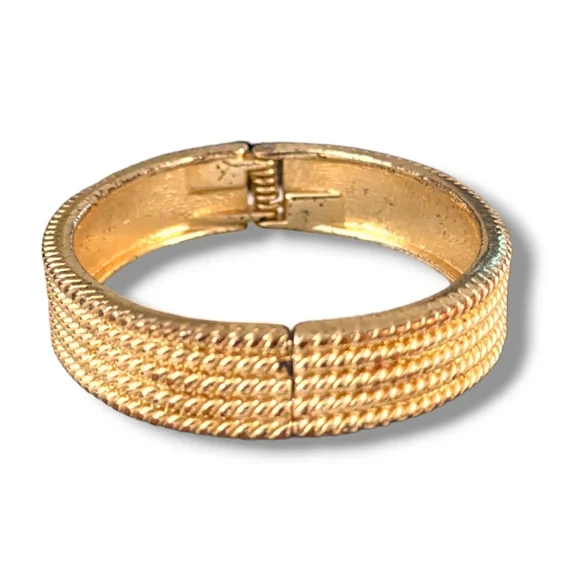 💞Vintage Gold Tone Stacked Coils Hing Clasp Bangle Bracelet - Picture 4 of 5